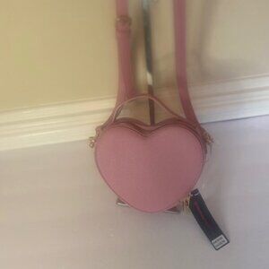 Like Dreams Pink Zipper Heart Shaped Crossbody bag (NEW)